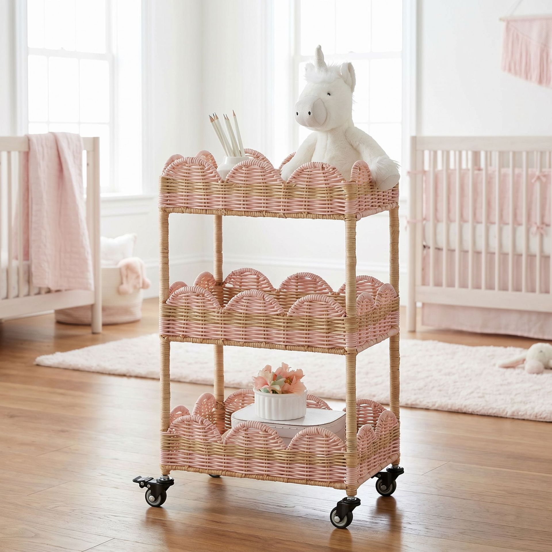 Baby Products Basket - رف تخزين منسوج من الروطان المقلد